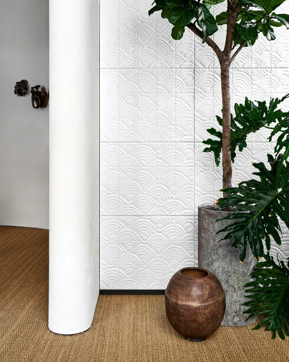 Arte Teracotta 3D textured wallpaper in cream with sculpted geometric relief