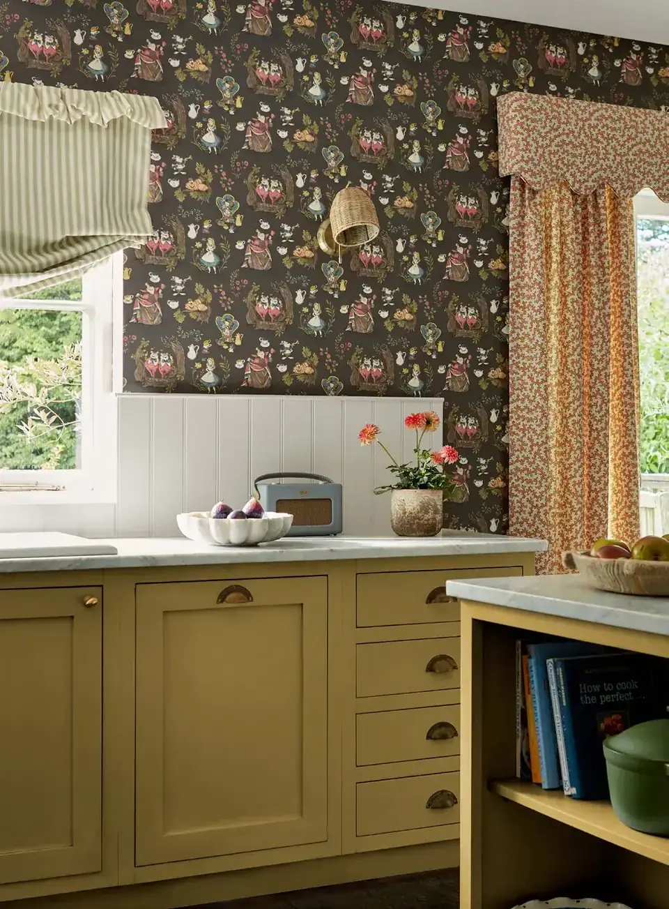 Sanderson Alice in Wonderland Wallpaper
