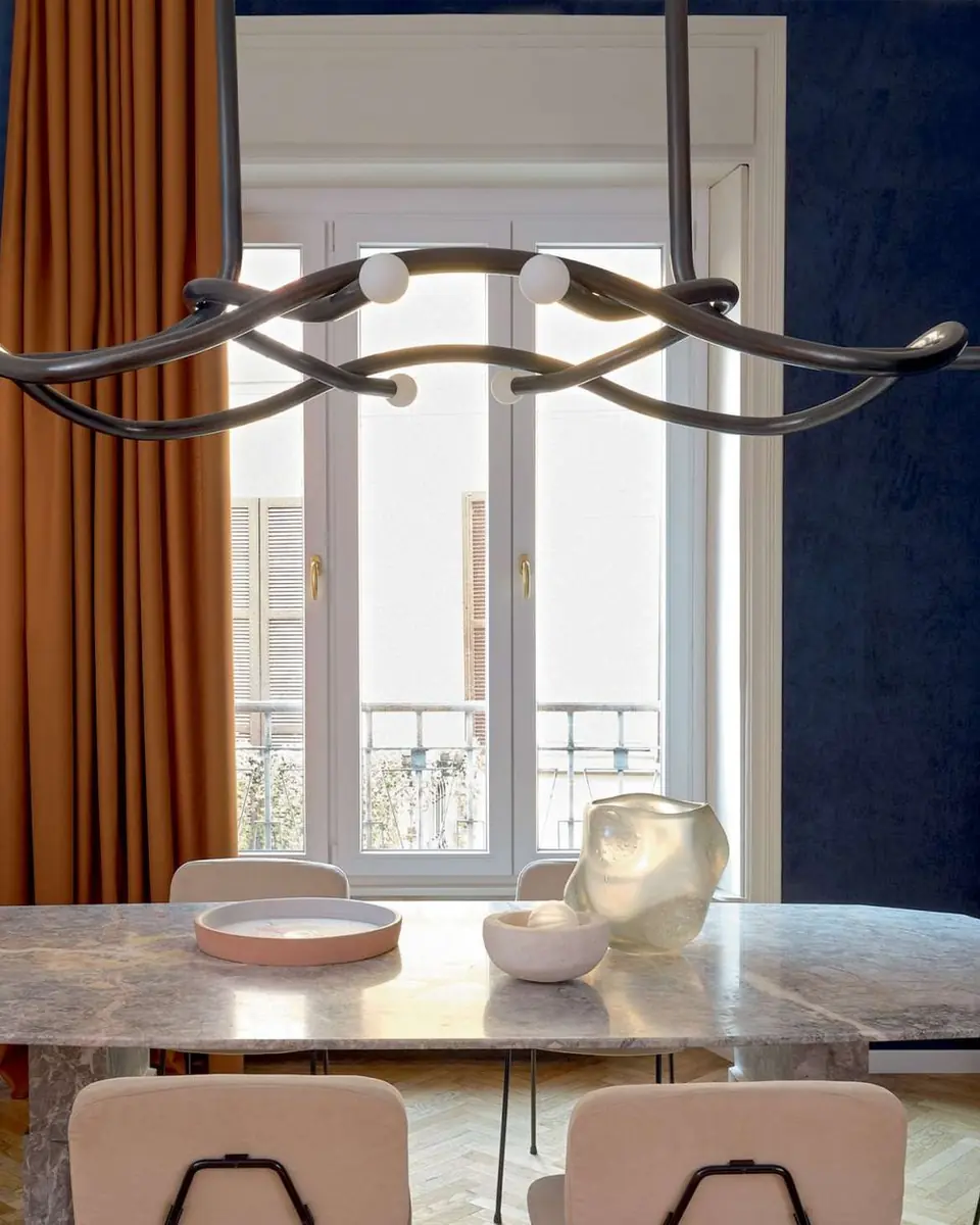 Élitis Garconniere velvet wallcovering from the Alcove II collection; luxury velvet wallpaper for a soft, moody glow