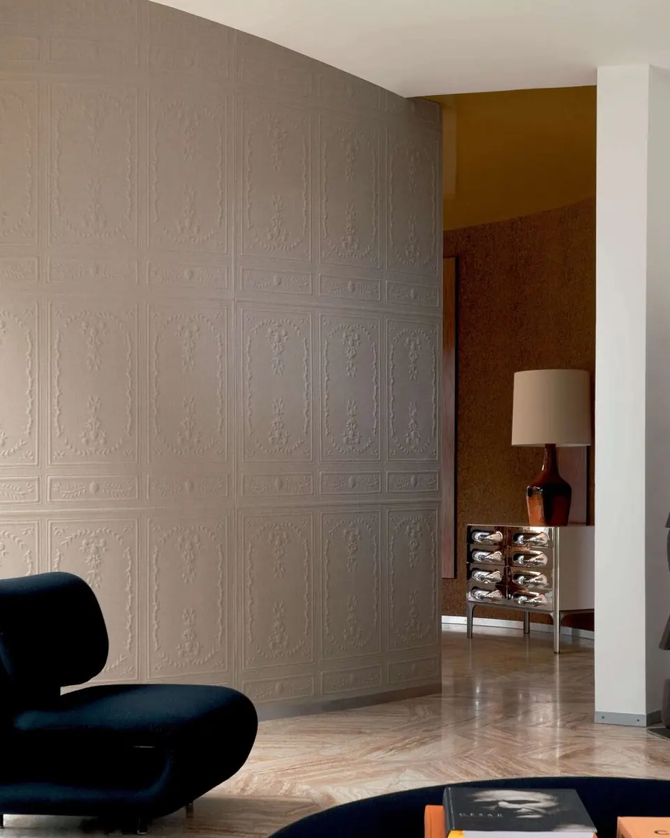 Élitis ‘Perfecto Lin’ textured wallcovering (RM 1006 01) on a curved wall