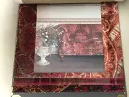 red-velvet-paisley-upholstery-fabric-mulberry
