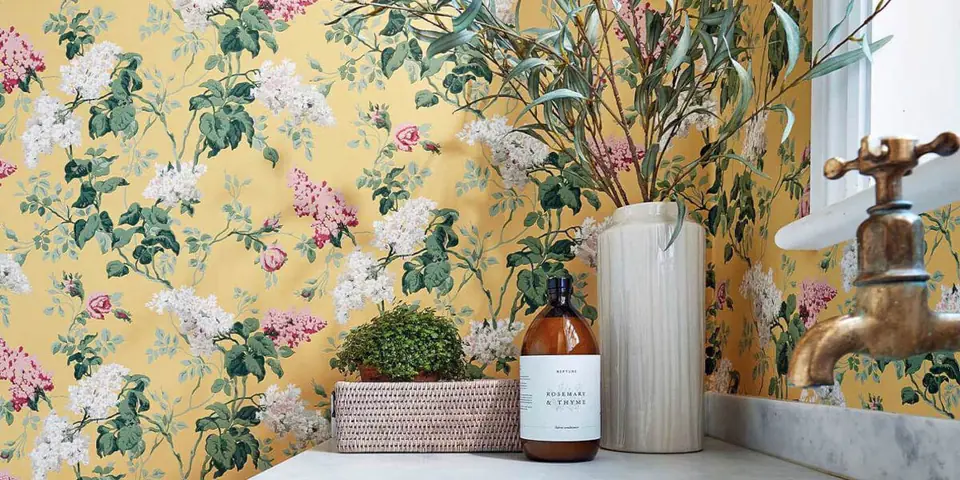 Traditional Floral Wallpaper Sommeville from Sanderson 
