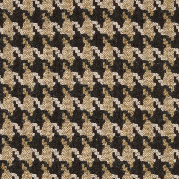 Classic contrasting houndstooth pattern with broken pointed checks