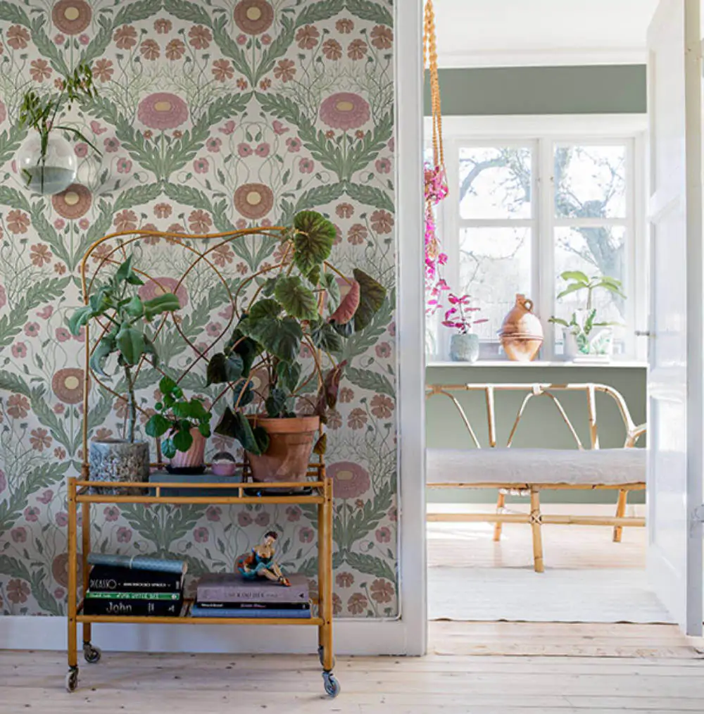 Scandi Wallpaper Blomstermala by Galerie Home