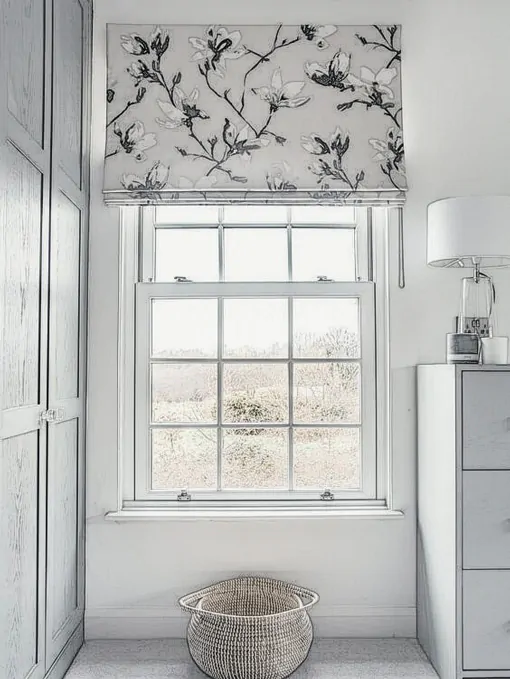 Roman blinds with floral print